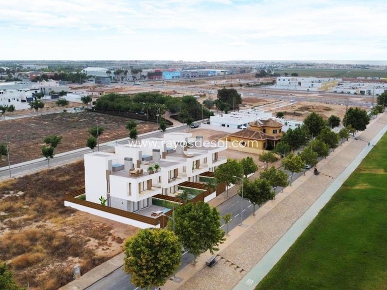 Villa for Sale in Pilar De La Horadada, Alicante 2