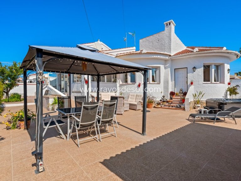 Villa for Sale in Ciudad Quesada/rojales, Alicante 1