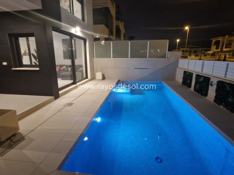 Villa for Sale in Torrevieja, Alicante 5
