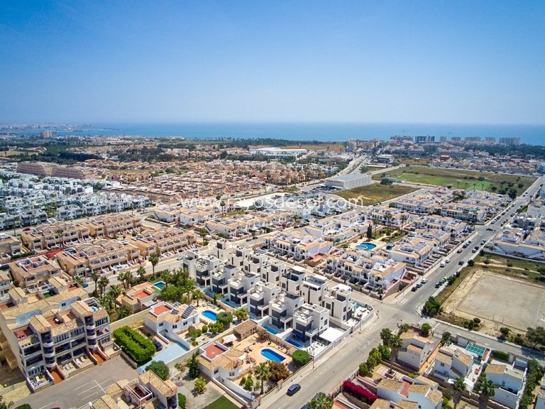 Villa for Sale in Torrevieja, Alicante 8