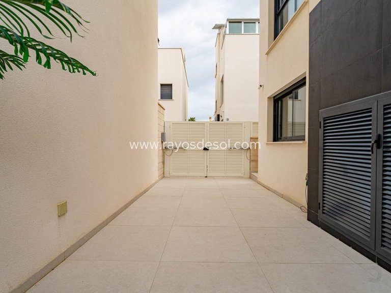 Villa for Sale in Torrevieja, Alicante 23