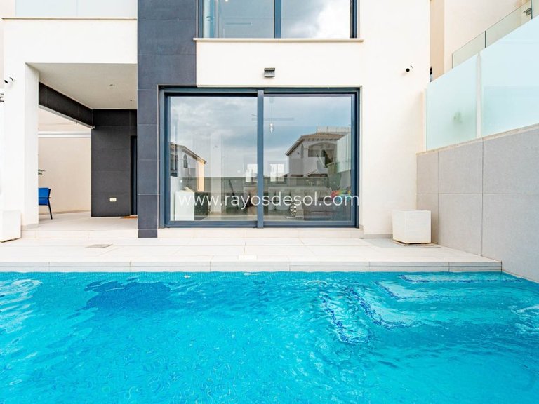 Villa for Sale in Torrevieja, Alicante 25