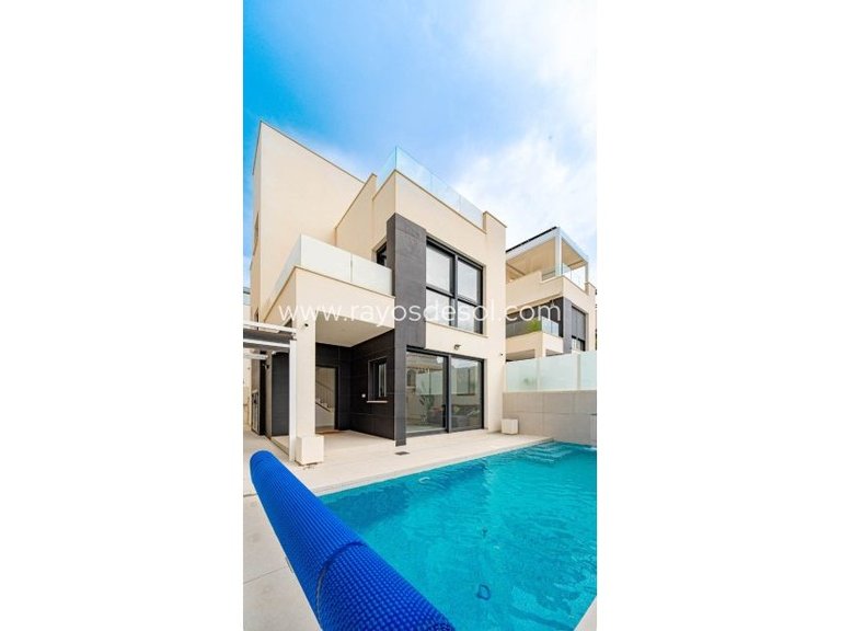 Villa for Sale in Torrevieja, Alicante 28