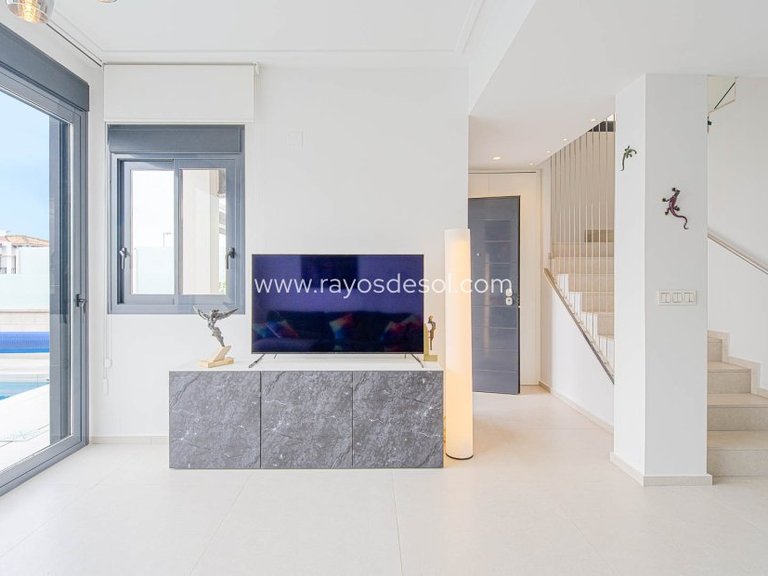 Villa for Sale in Torrevieja, Alicante 30
