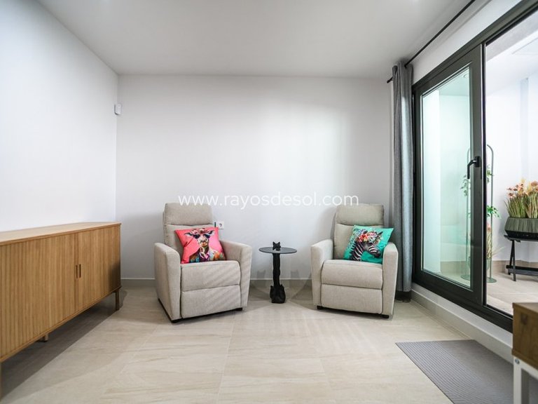 Apartment for Sale in Torrevieja, Alicante 30