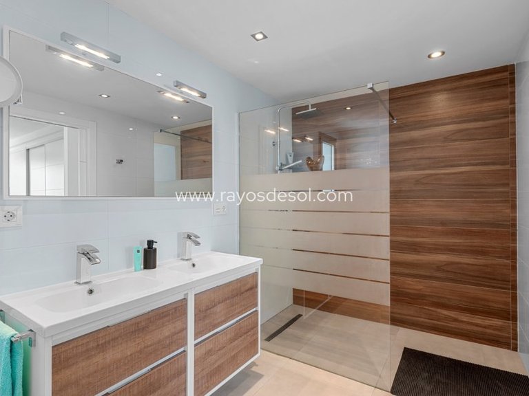 Villa for Sale in La Marina, Alicante 19