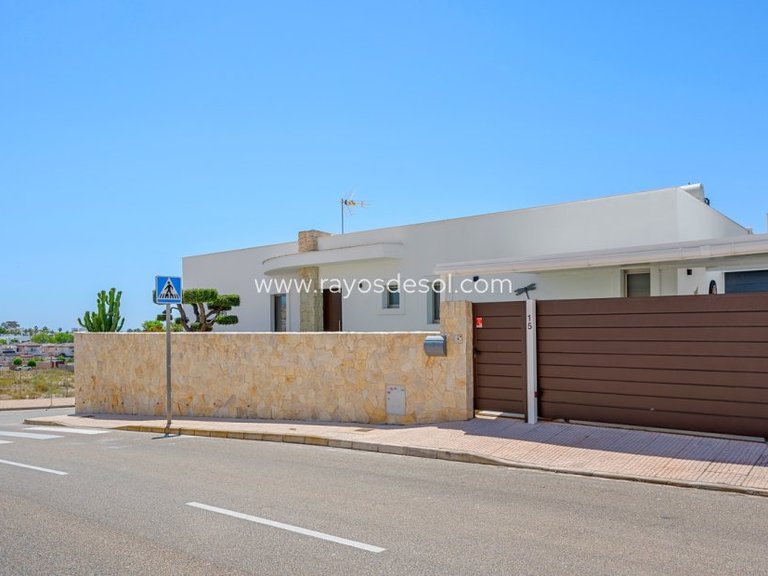 Villa for Sale in La Marina, Alicante 46