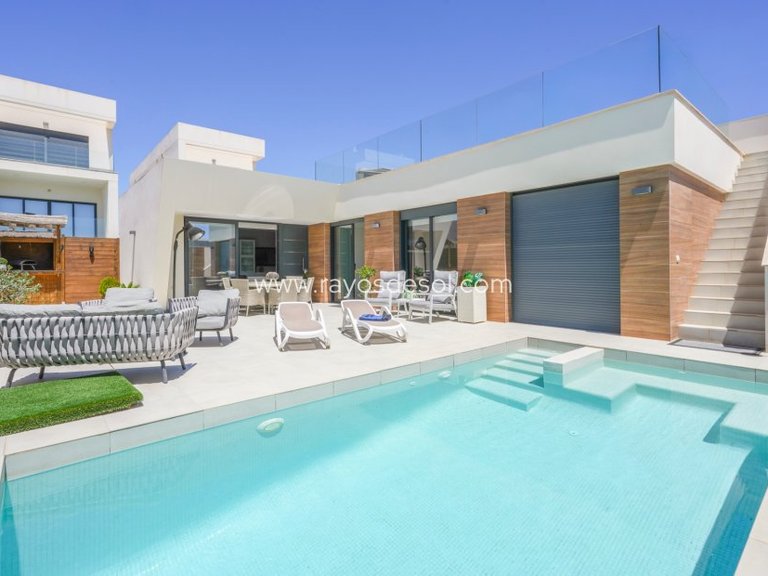 Villa for Sale in Benijofar, Alicante 1