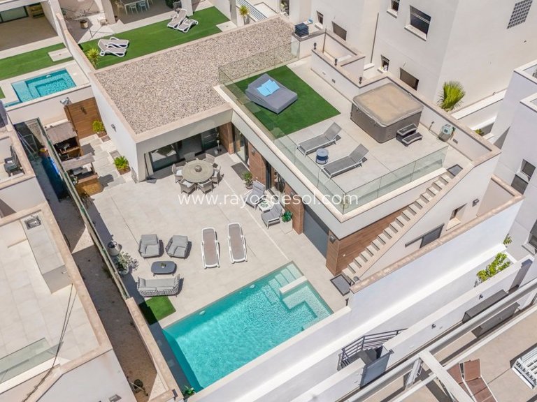 Villa for Sale in Benijofar, Alicante 2