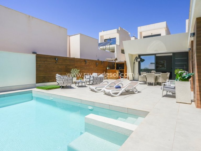 Villa for Sale in Benijofar, Alicante 33