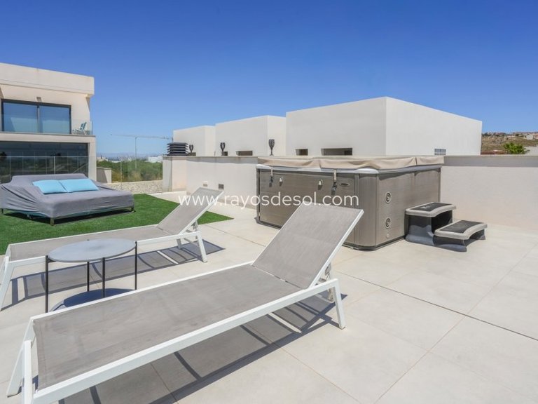 Villa for Sale in Benijofar, Alicante 44