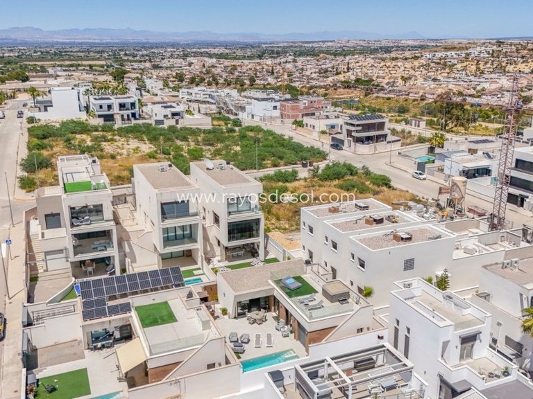 Villa for Sale in Benijofar, Alicante 47