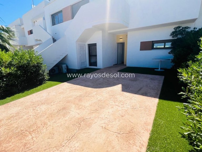 Apartment for Sale in Vistabella Golf, Alicante 13