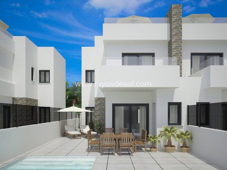 Villa for Sale in Vistabella Golf, Alicante 2
