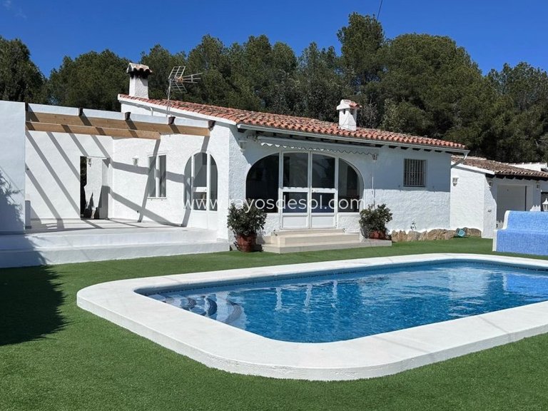 Villa for Sale in Moraira, Alicante 1