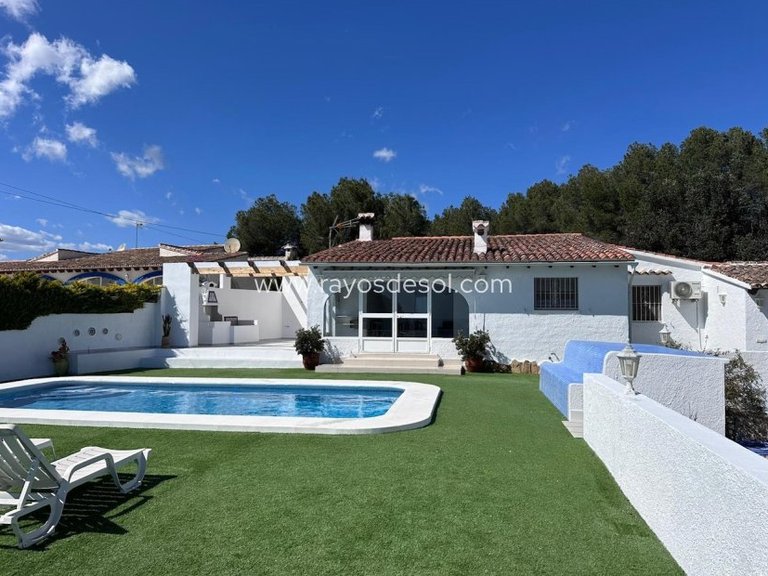 Villa for Sale in Moraira, Alicante 32