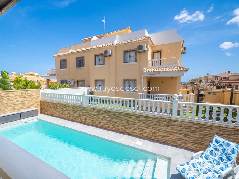 Villa for Sale in Ciudad Quesada/rojales, Alicante 3