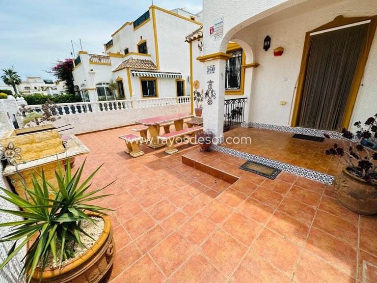 Villa for Sale in Vistabella Golf, Alicante 5