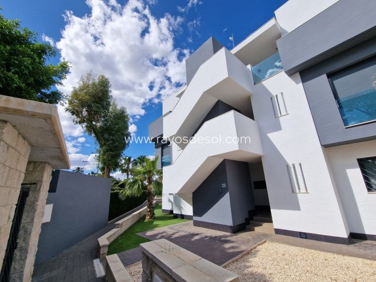 Penthouse for Sale in Guardamar Del Segura, Alicante 1