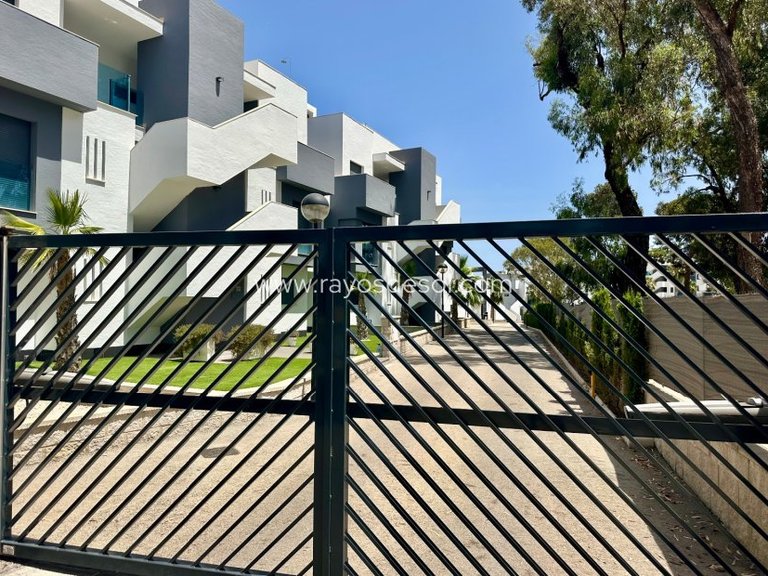 Penthouse for Sale in Guardamar Del Segura, Alicante 32