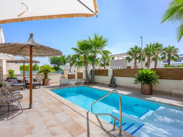 Villa for Sale in Benijofar, Alicante 4