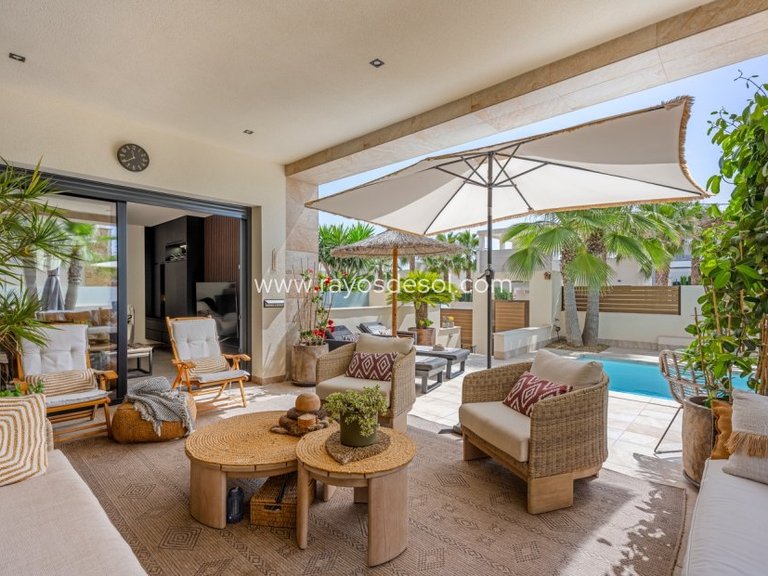 Villa for Sale in Benijofar, Alicante 10