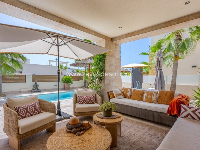 Villa for Sale in Benijofar, Alicante 12
