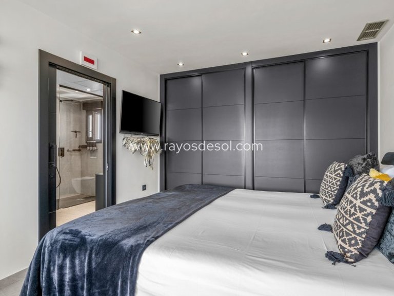 Villa for Sale in Benijofar, Alicante 45