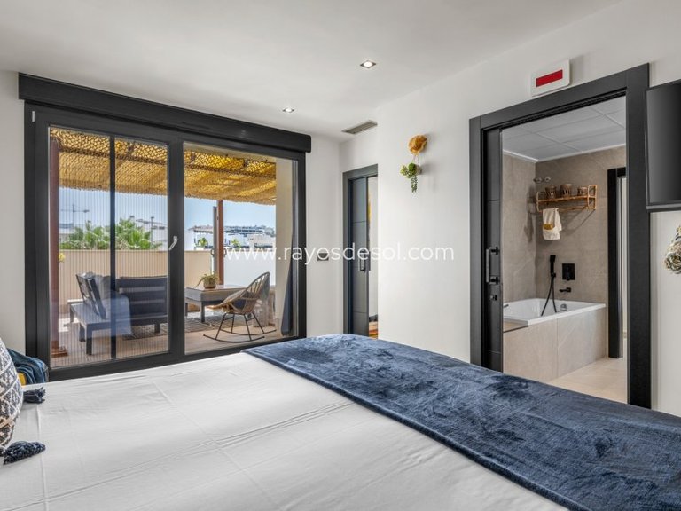 Villa for Sale in Benijofar, Alicante 46