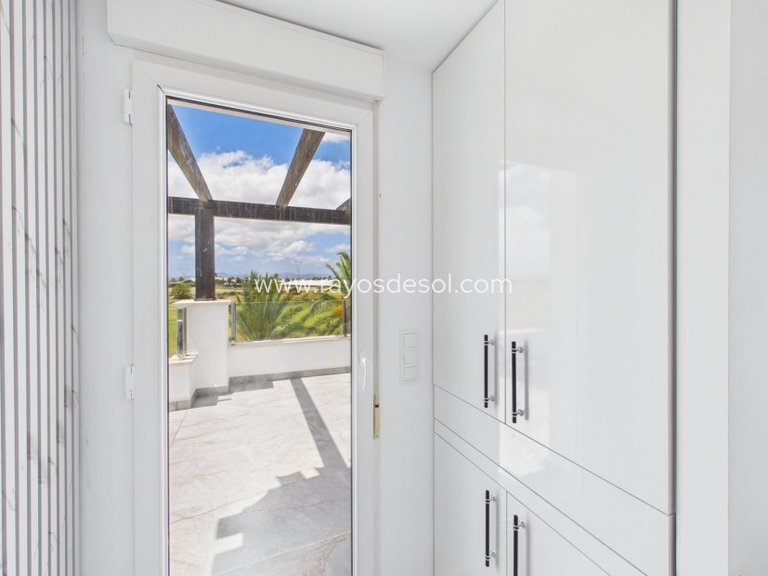 Villa for Sale in Mar Menor Golf Resort, Murcia 18