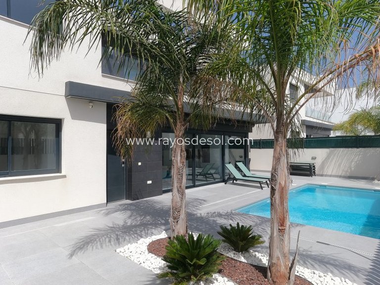 Villa for Sale in Algorfa, Alicante 3