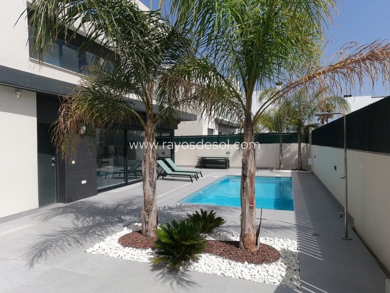Villa for Sale in Algorfa, Alicante 4