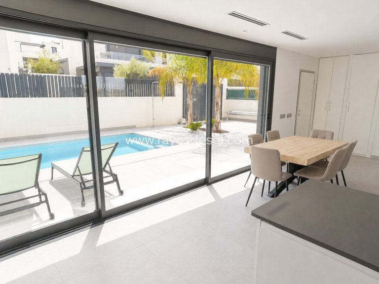 Villa for Sale in Algorfa, Alicante 9