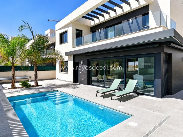 Villa for Sale in Algorfa, Alicante 2