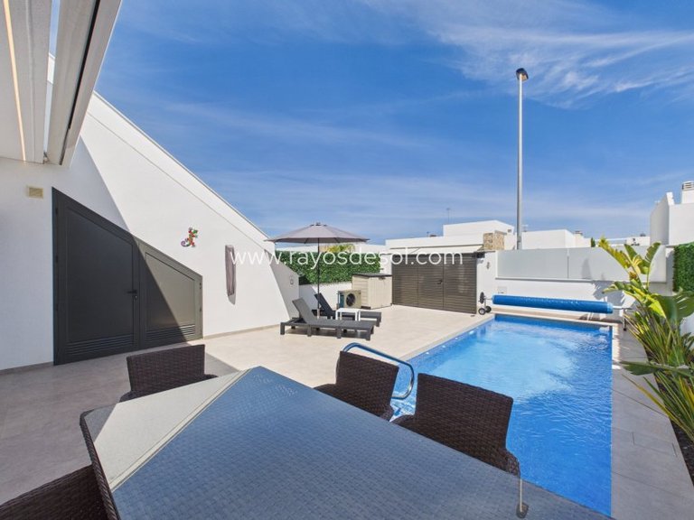 Villa for Sale in Santiago De La Ribera, Murcia 2