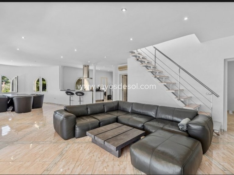 Villa for Sale in Calpe, Alicante 3
