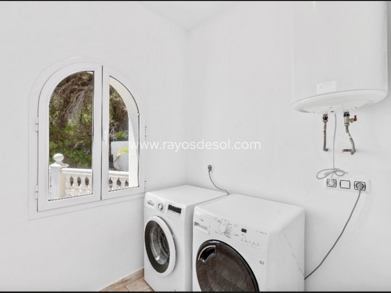 Villa for Sale in Calpe, Alicante 18