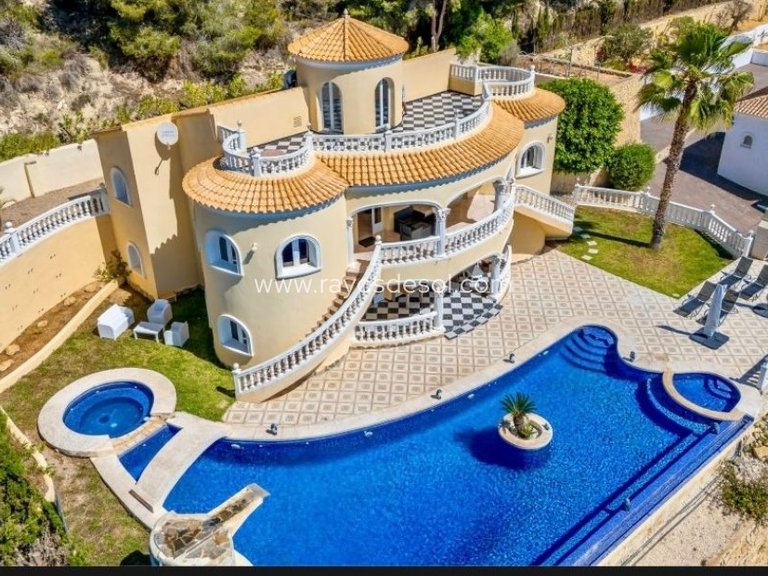 Villa for Sale in Calpe, Alicante 33