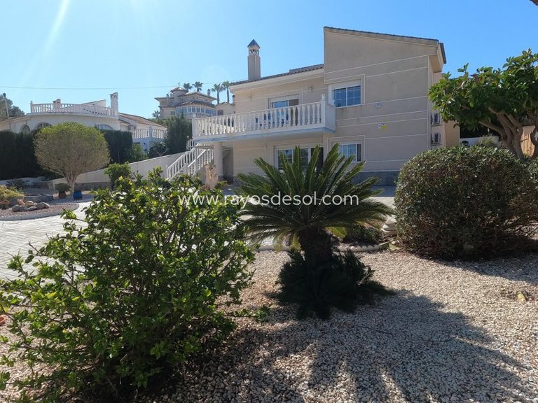 Villa for Sale in Algorfa, Alicante 28