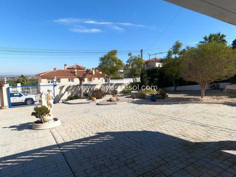 Villa for Sale in Algorfa, Alicante 46