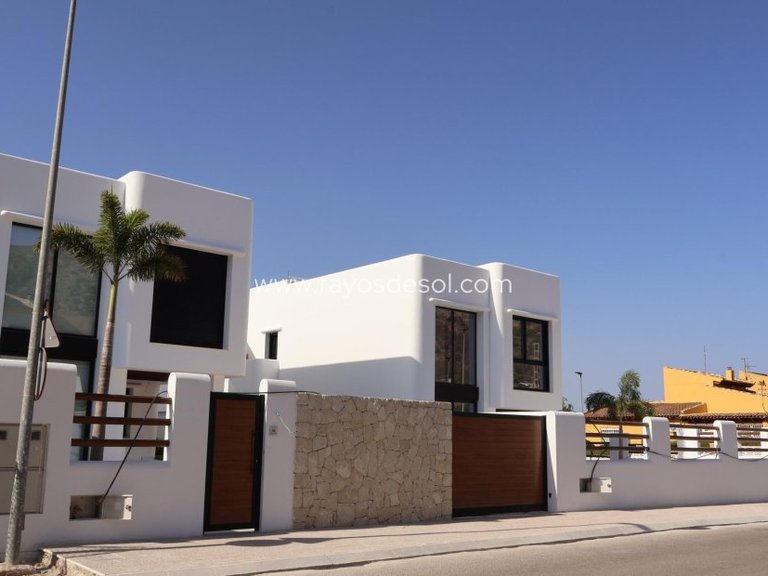 Villa for Sale in Alfas Del Pí, Alicante 29