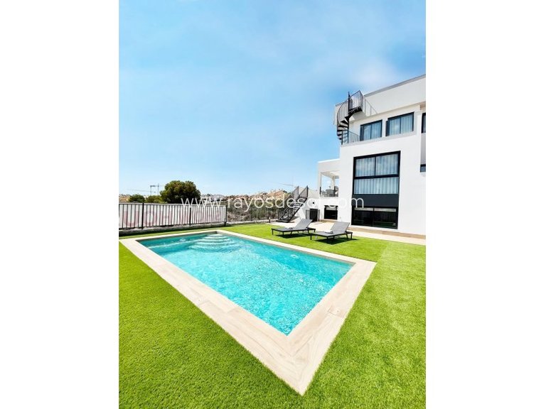 Villa for Sale in Algorfa, Alicante 1