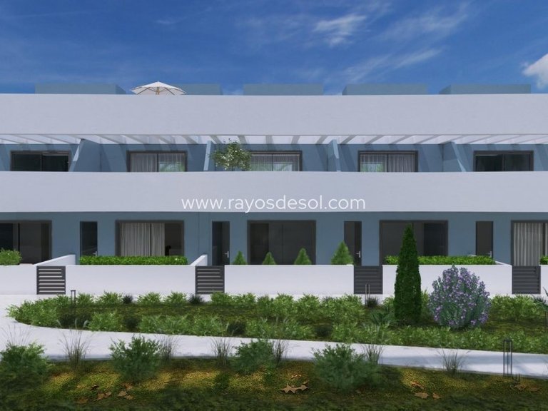 Villa for Sale in Guardamar Del Segura, Alicante 1