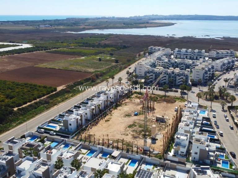 Villa for Sale in Guardamar Del Segura, Alicante 39