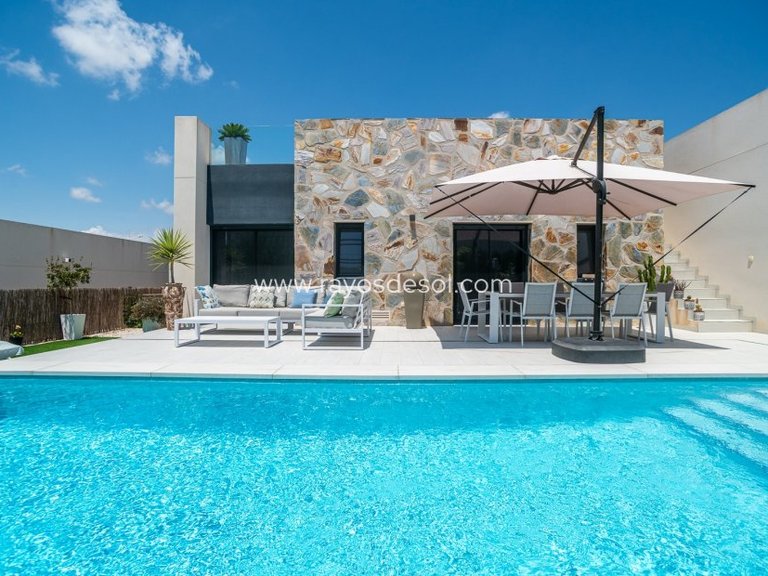 Villa for Sale in Algorfa, Alicante 28