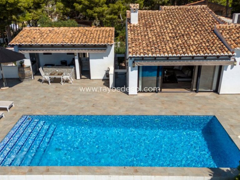 Villa for Sale in Moraira, Alicante 5