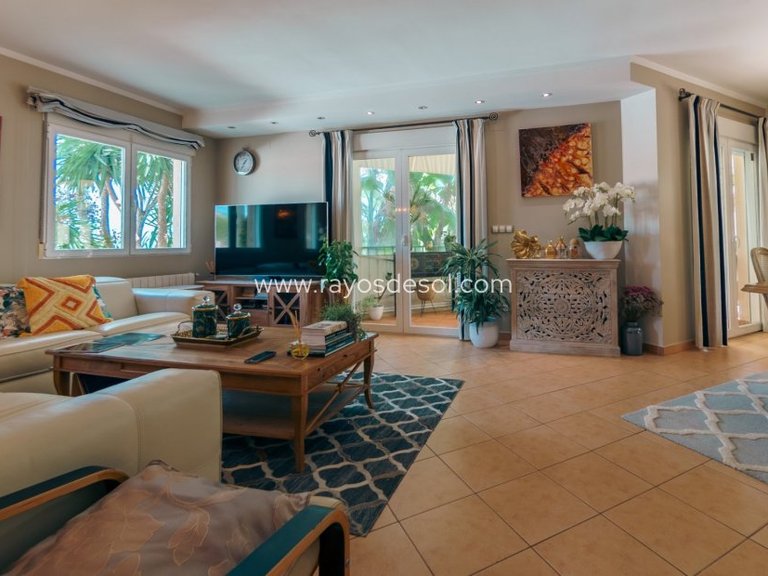 Villa for Sale in Alfas Del Pí, Alicante 3