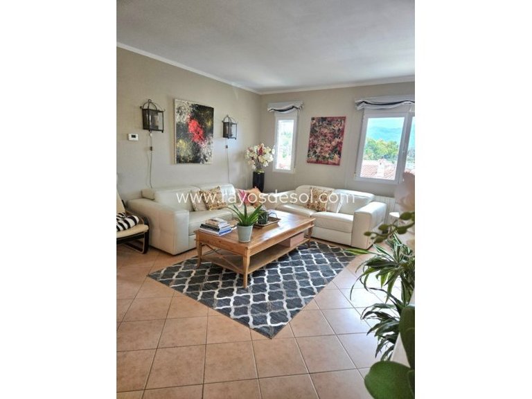 Villa for Sale in Alfas Del Pí, Alicante 8