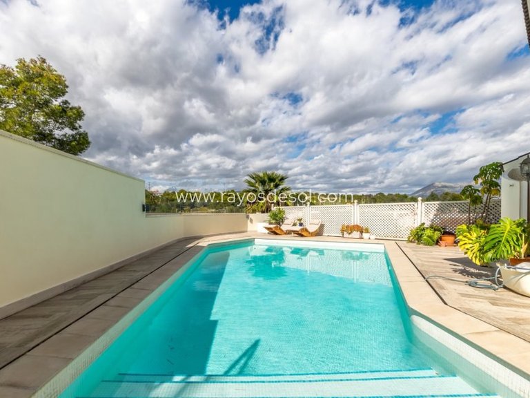 Villa for Sale in Alfas Del Pí, Alicante 32