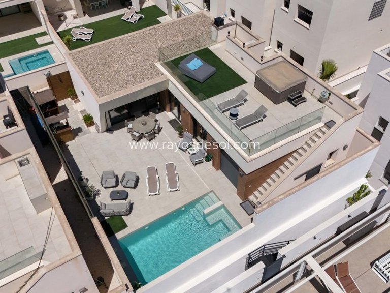 Villa for Sale in Benijofar, Alicante 2